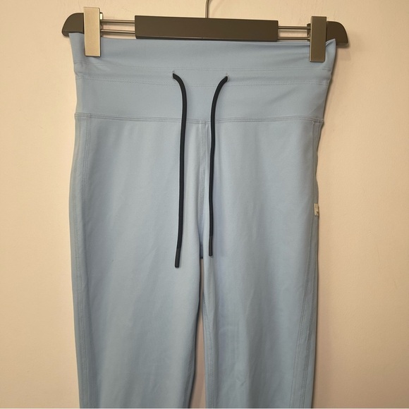 Vuori Women’s Light Blue Daily practice Joggers in S Premium Active Lounge Pants - Picture 2 of 8